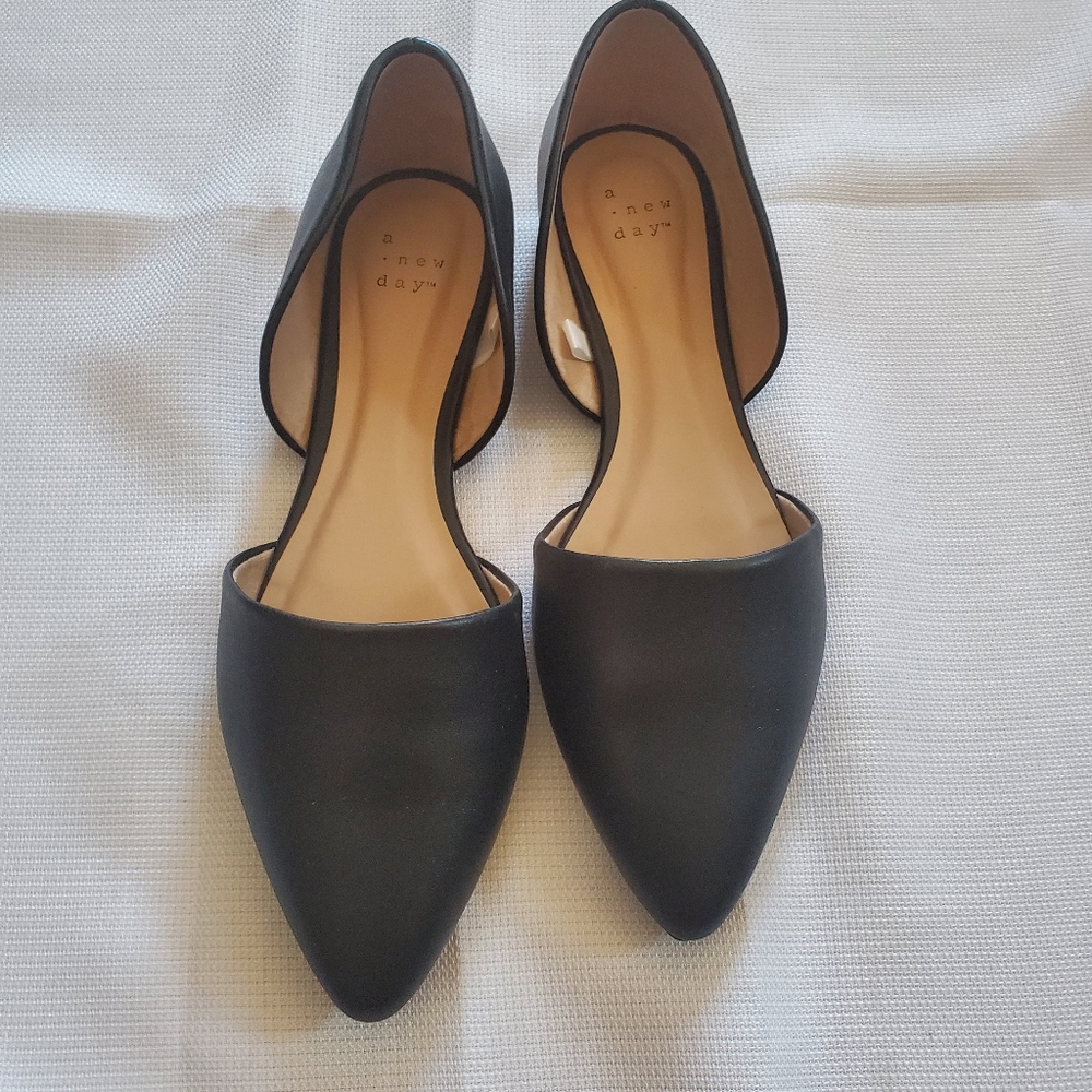 A New Day Black Pointed Toe Flats Size 8